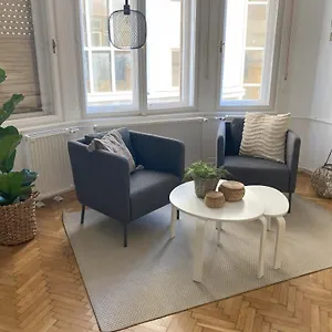 Center W18 , Будапешт Венгрия